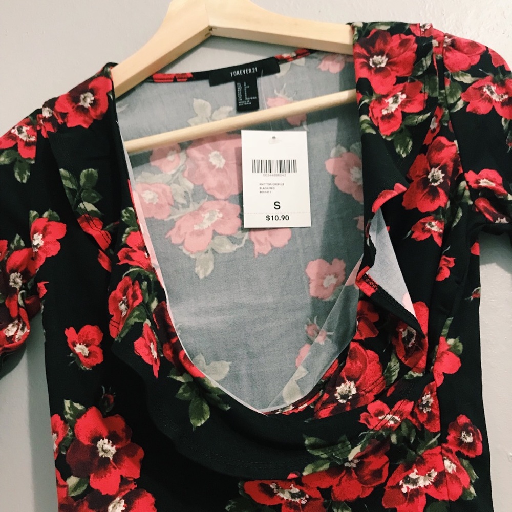 Forever 21 Floral Surplice Ruffle Crop Top